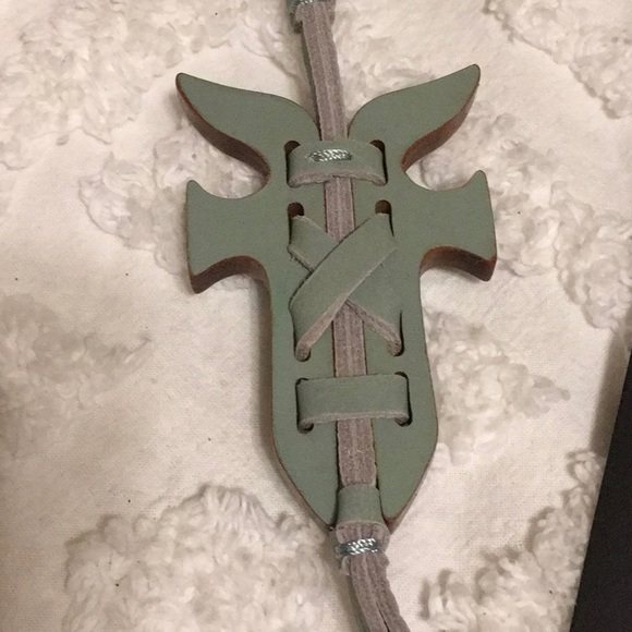 ๐ฅHTF! Frye Leather Sage Color Logo Bag Charm Key Fob NWT!โ๐ป๐๐๐๐ป - Picture 6 of 6